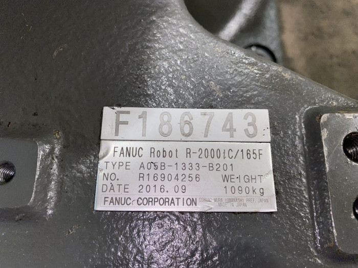 Fanuc R 2000 iC 165F